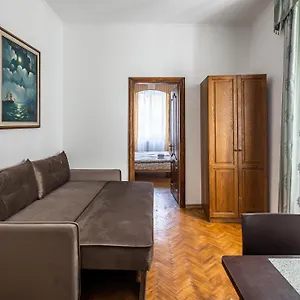 Next To Opera Apartament