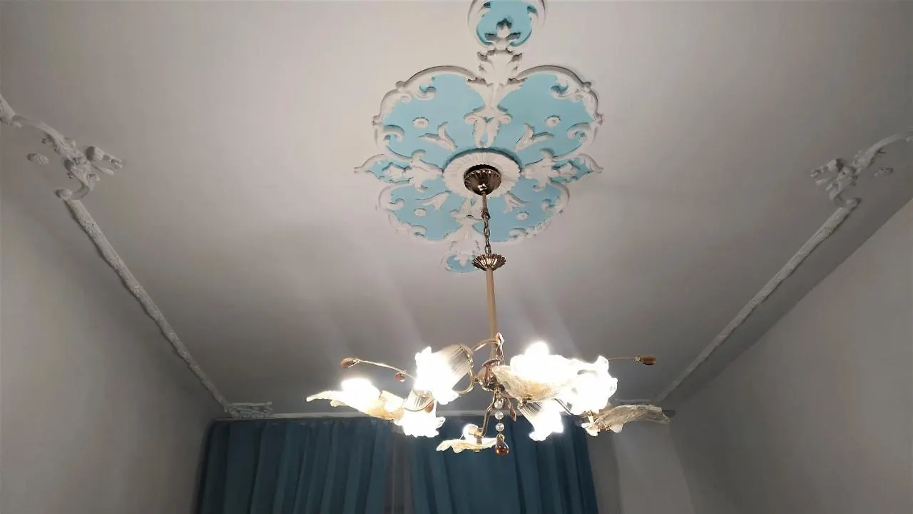 Apartment in the Heart of Rynok Square / Романтичні апартаменти на площі Ринок Львов 0*,  Украина